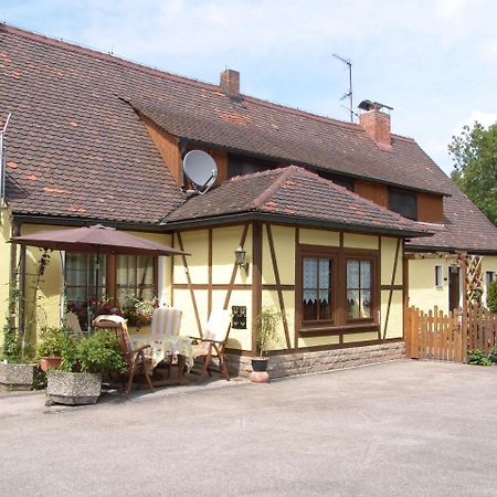 Gaestehaus "Gisela" Im Fuerstlichen Fischhaus Schillingsfuerst Exterior photo